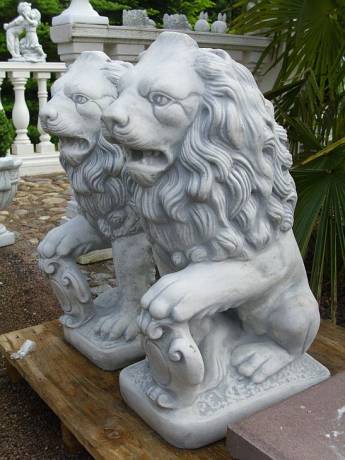 Löwen Gartenfiguren