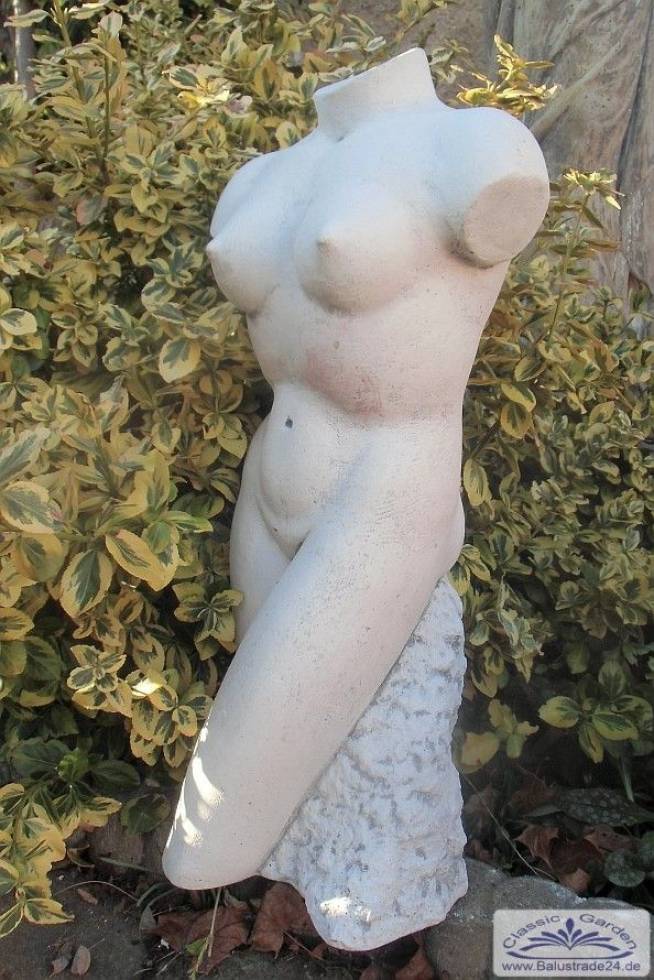 Steinkunst Figur Frauenakt